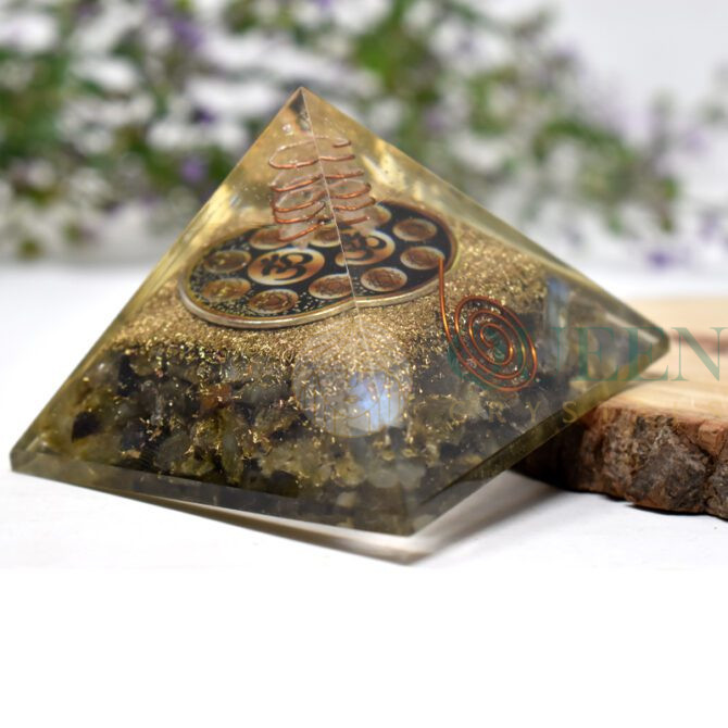 Labradorite Om Symbol Orgonite Pyramid