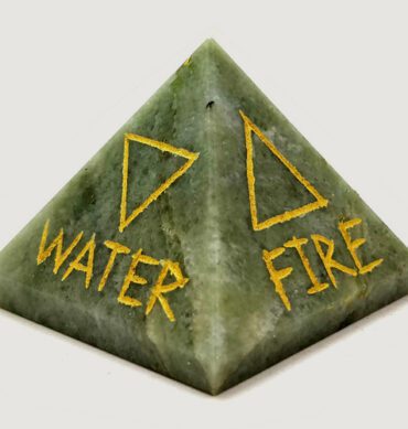 Mehndi Agate Engraved Elements Pyramid